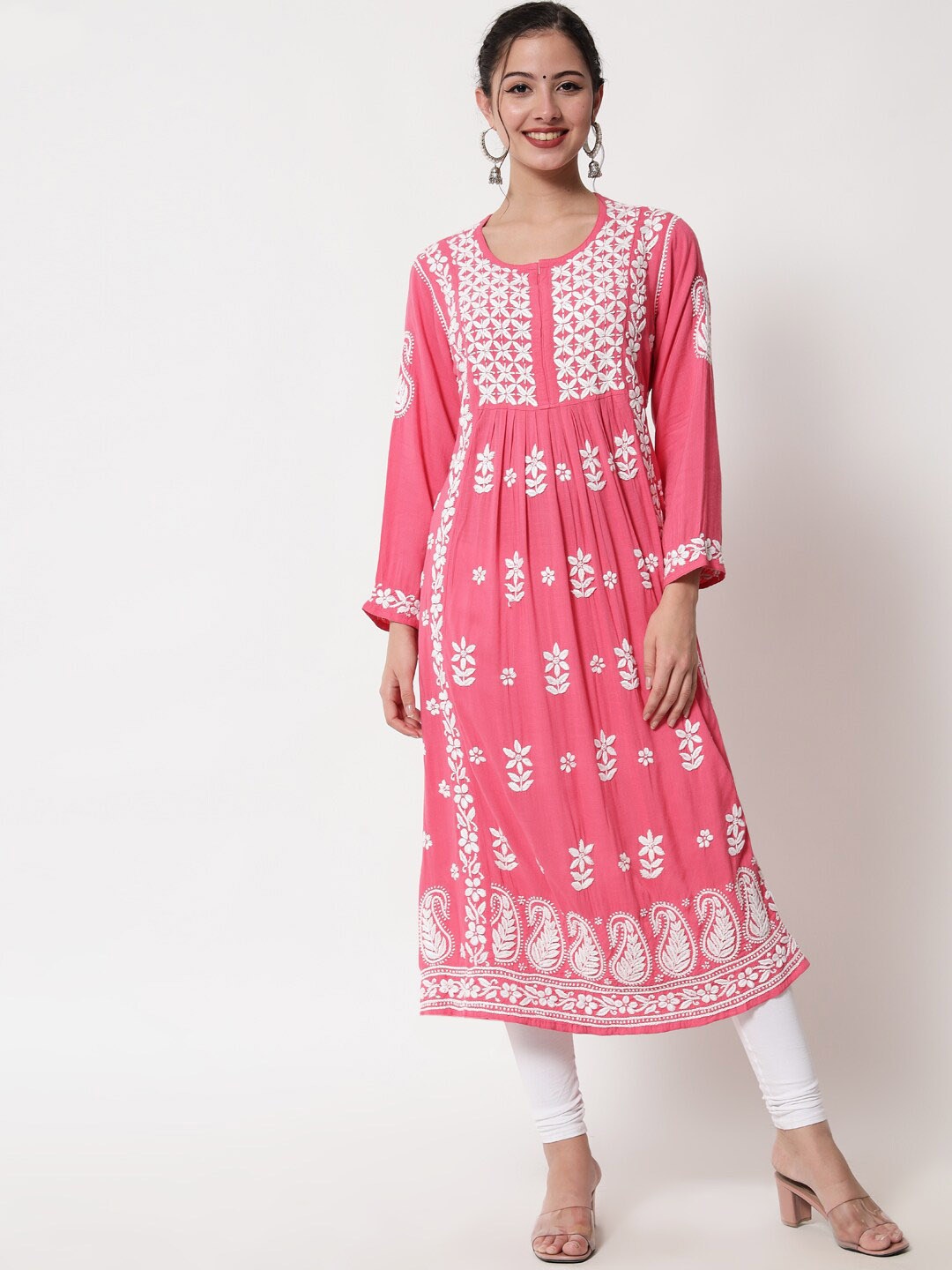 

PARAMOUNT CHIKAN Women Magenta Chikankari Embroidered Kurta