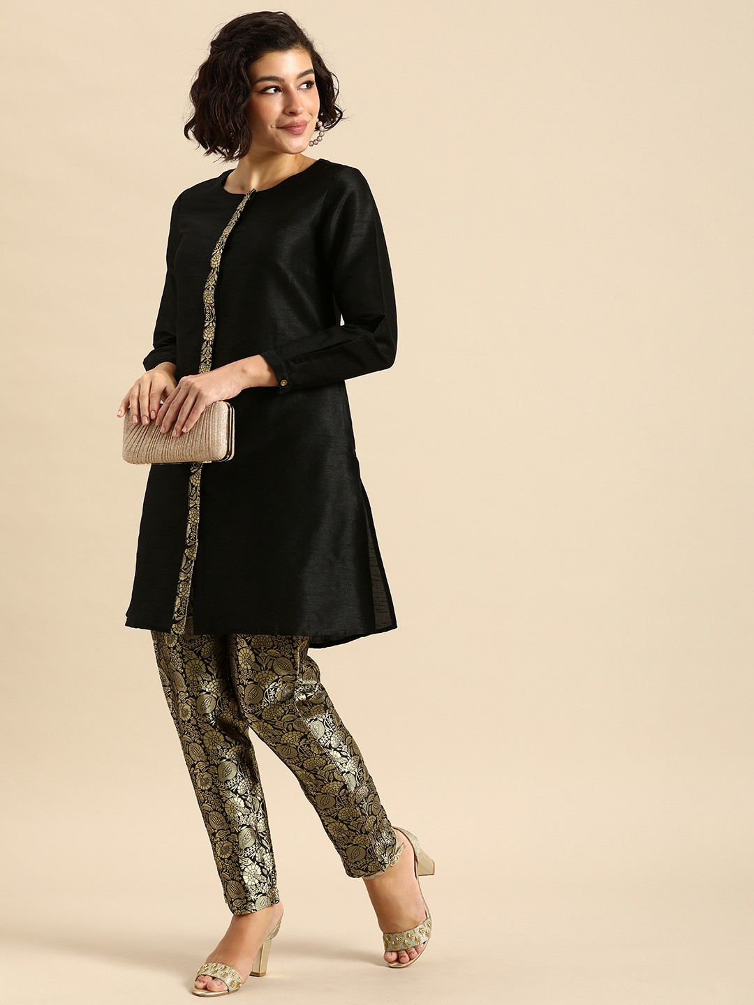 

Anouk Women Kurti With Woven Design Floral Trousers, Black