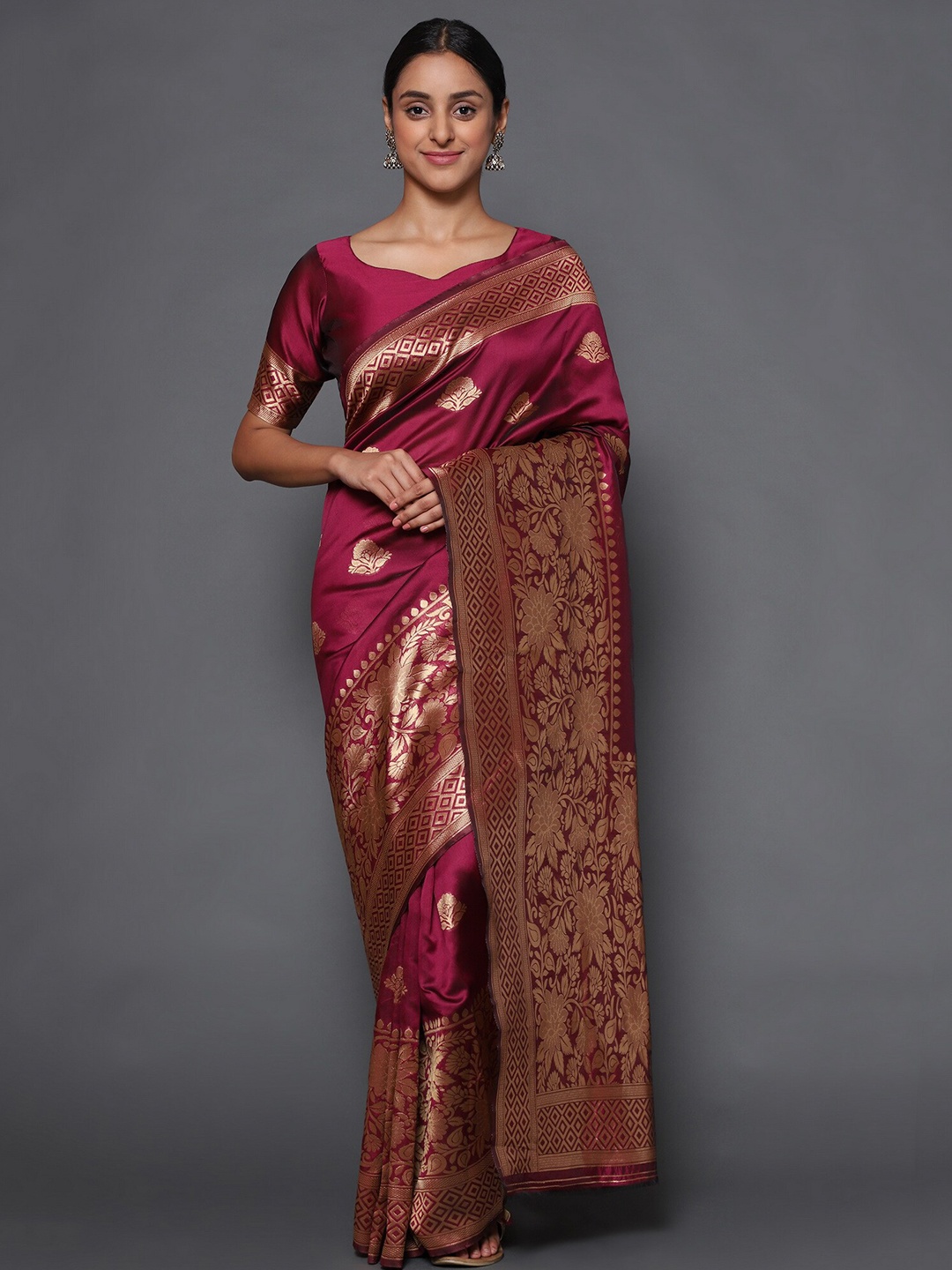 

Glemora Magenta & Gold-Toned Woven Design Zari Art Silk Kanjeevaram Saree