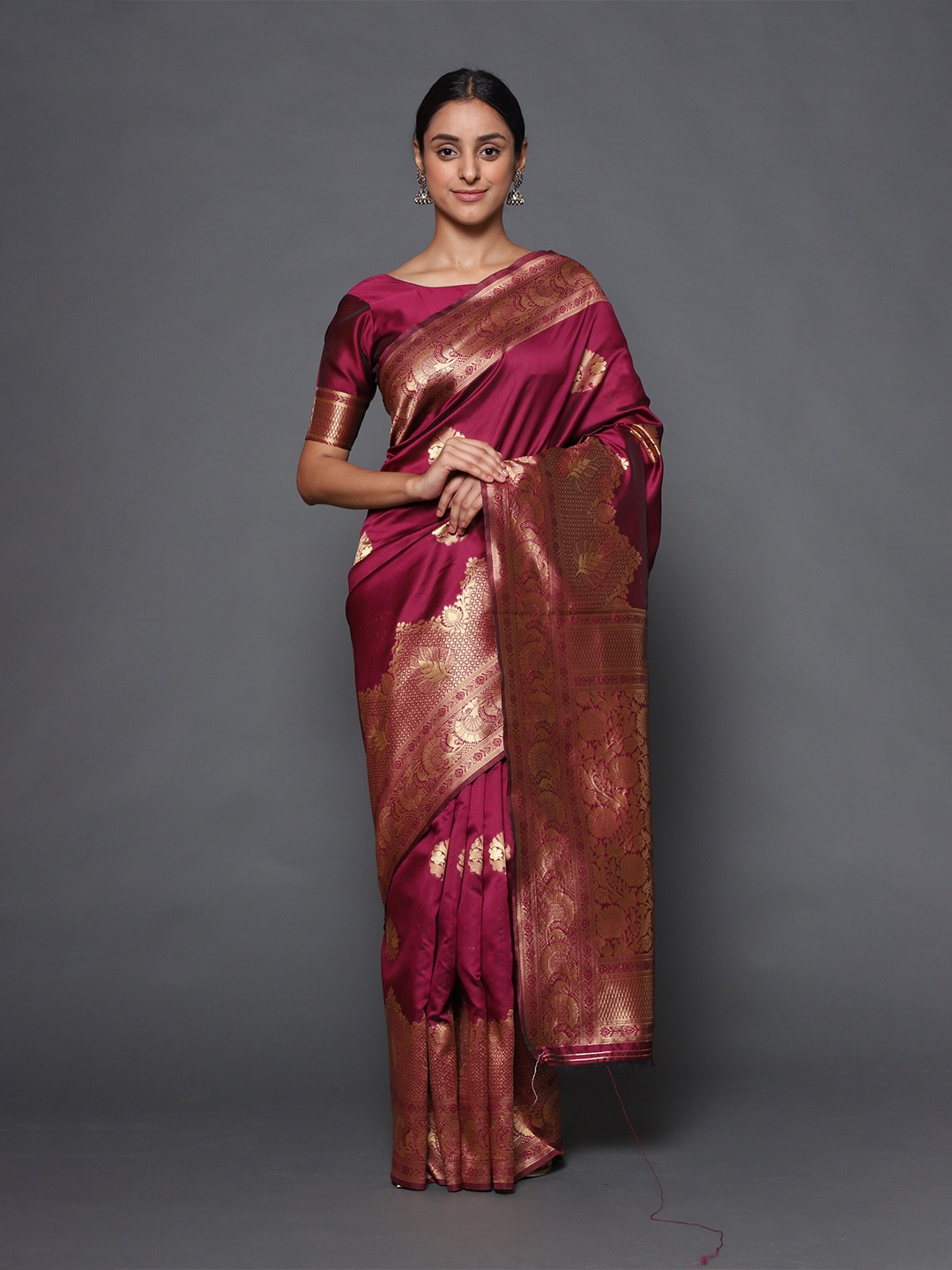 

Glemora Women Magenta & Gold-Toned Woven Design Zari Art Silk Kanjeevaram Saree