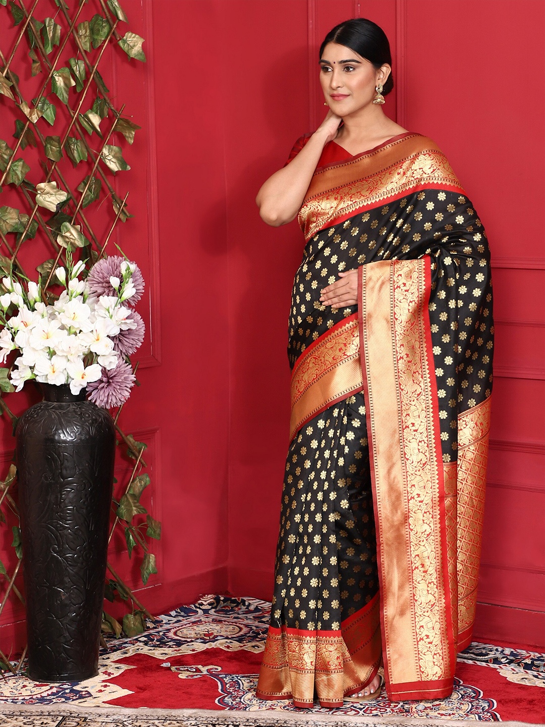 

Glemora Black & Red Floral Zari Art Silk Kanjeevaram Saree