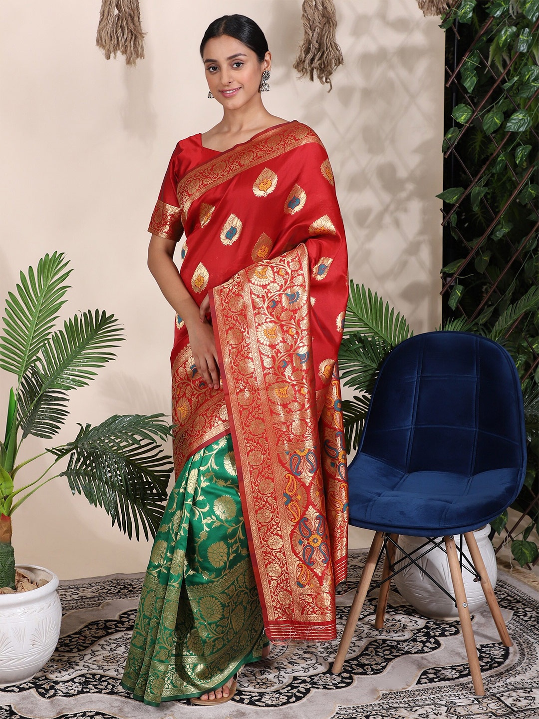 

Glemora Women Red & Gold-Toned Woven Design Zari Art Silk Kanjeevaram Saree
