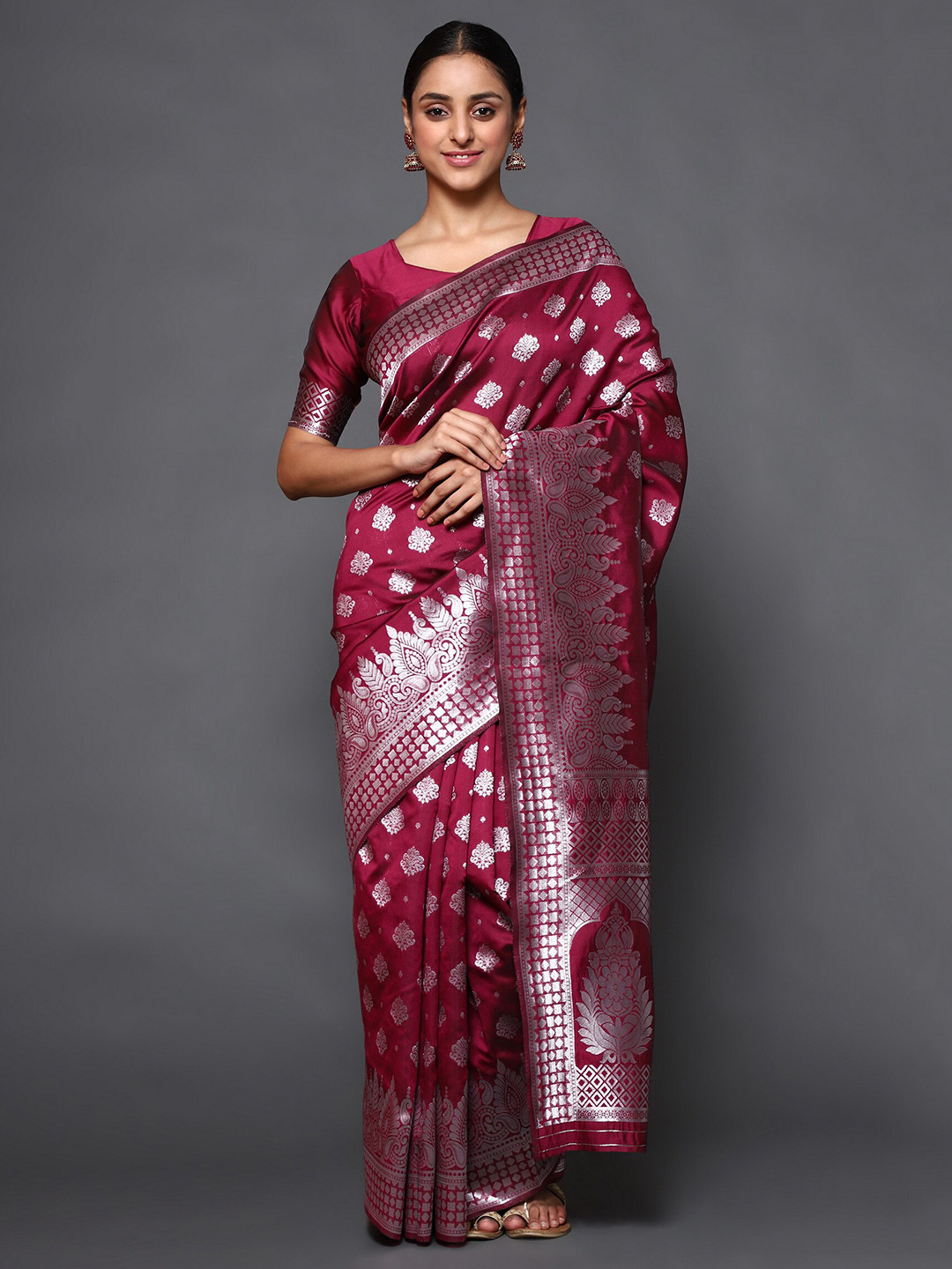 

Glemora Magenta & Silver-Toned Woven Design Zari Art Silk Kanjeevaram Saree