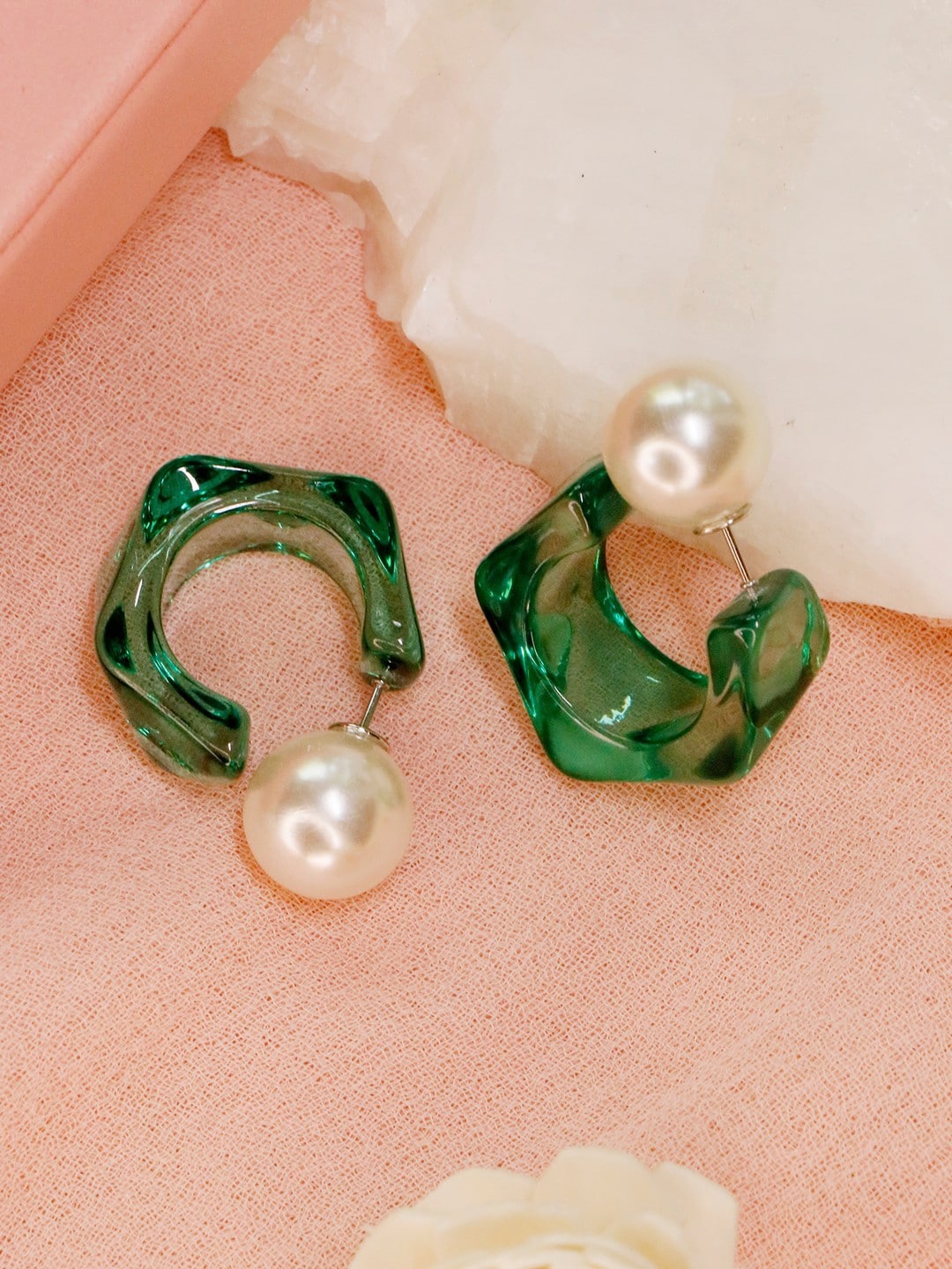

Ishhaara Green & White Circular Drop Earrings