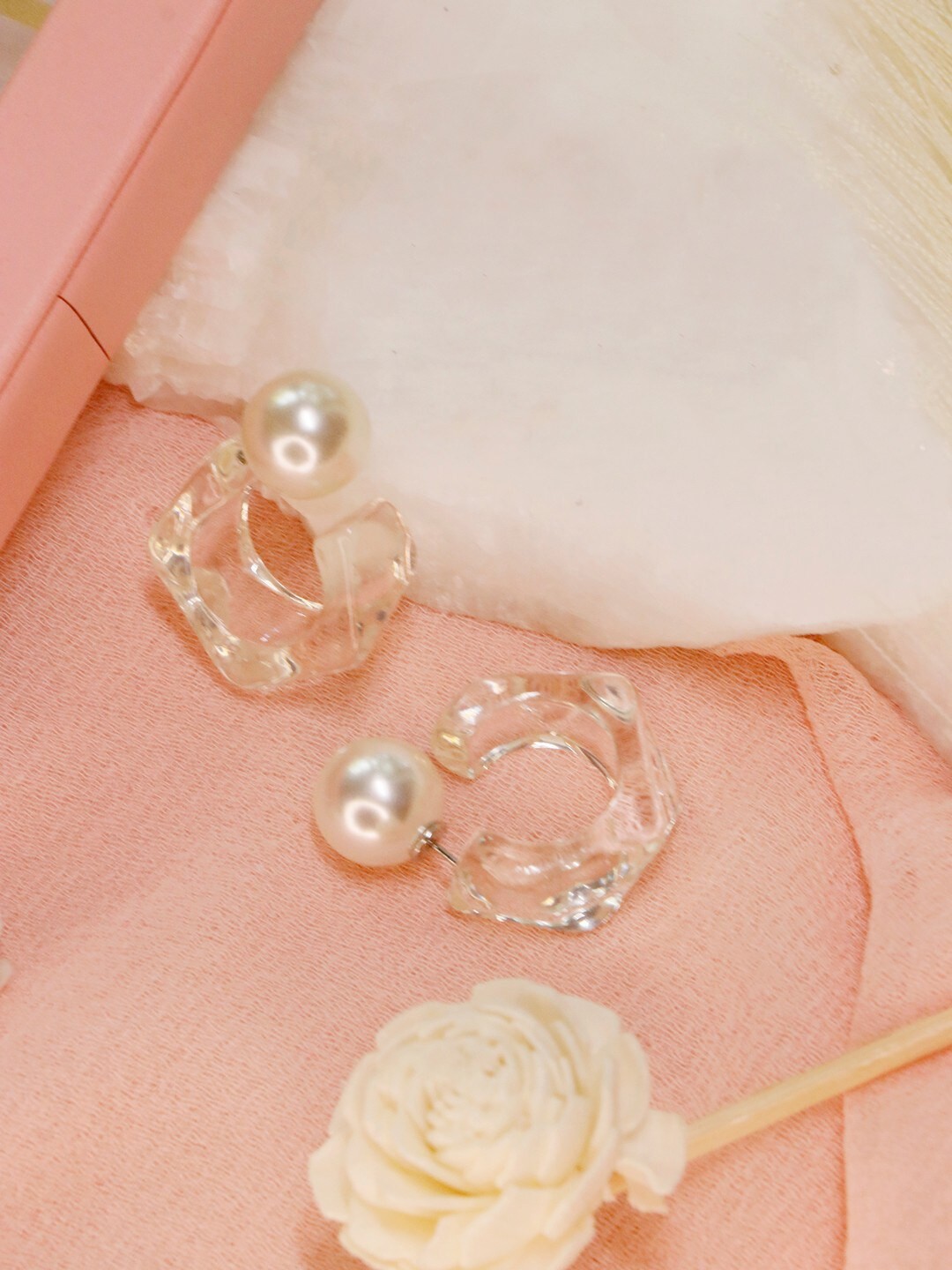 

Ishhaara White Square Drop Earrings