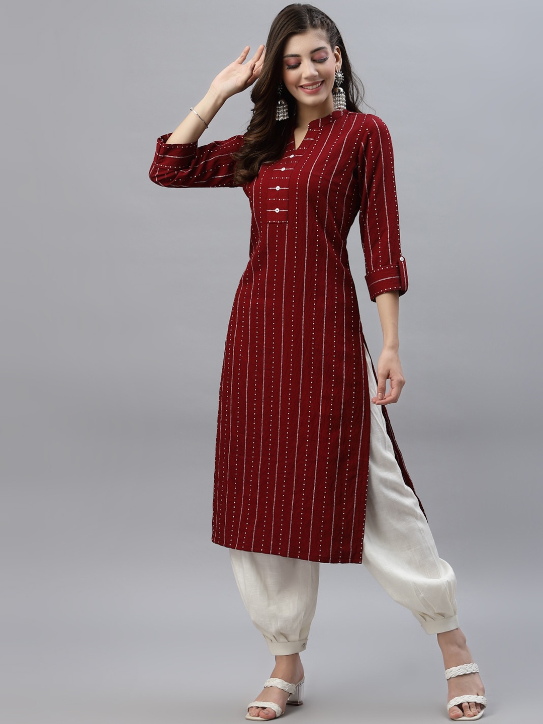 

SKYLEE Women Maroon Geometric Printed Kurta