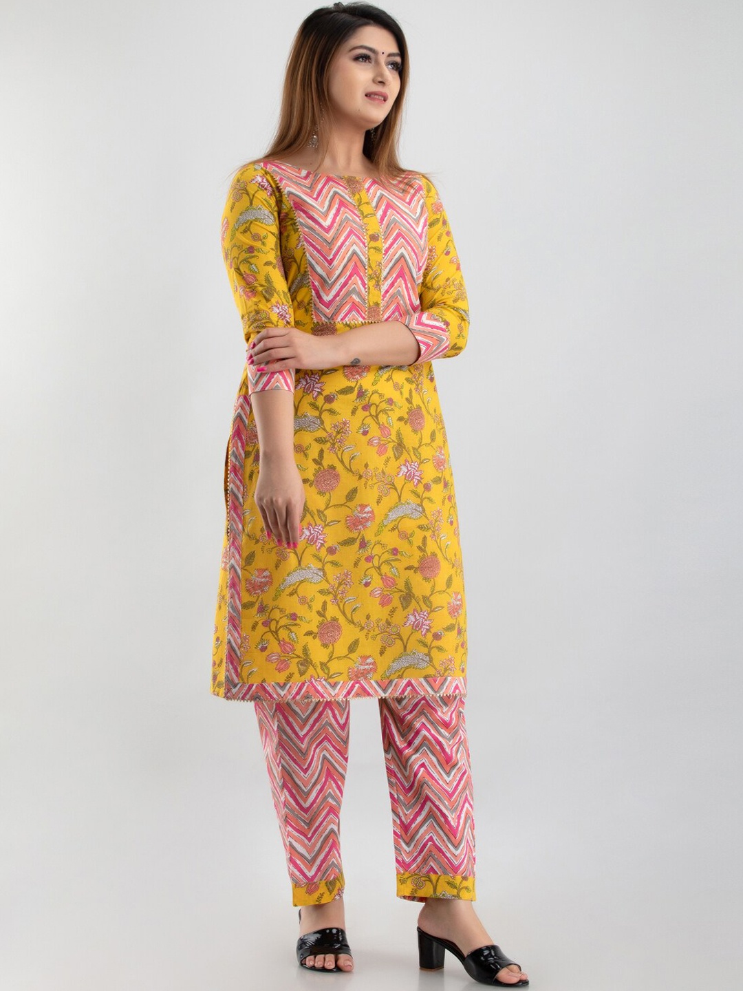 

KALINI Women Yellow Floral Printed Pure Cotton Kurta with Trousers