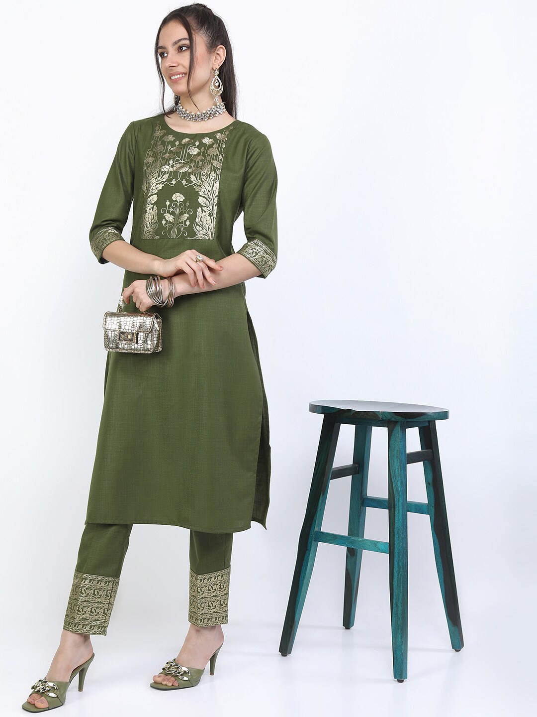 

KETCH Women Olive Green Floral Yoke Design Empire Kurta with Trousers