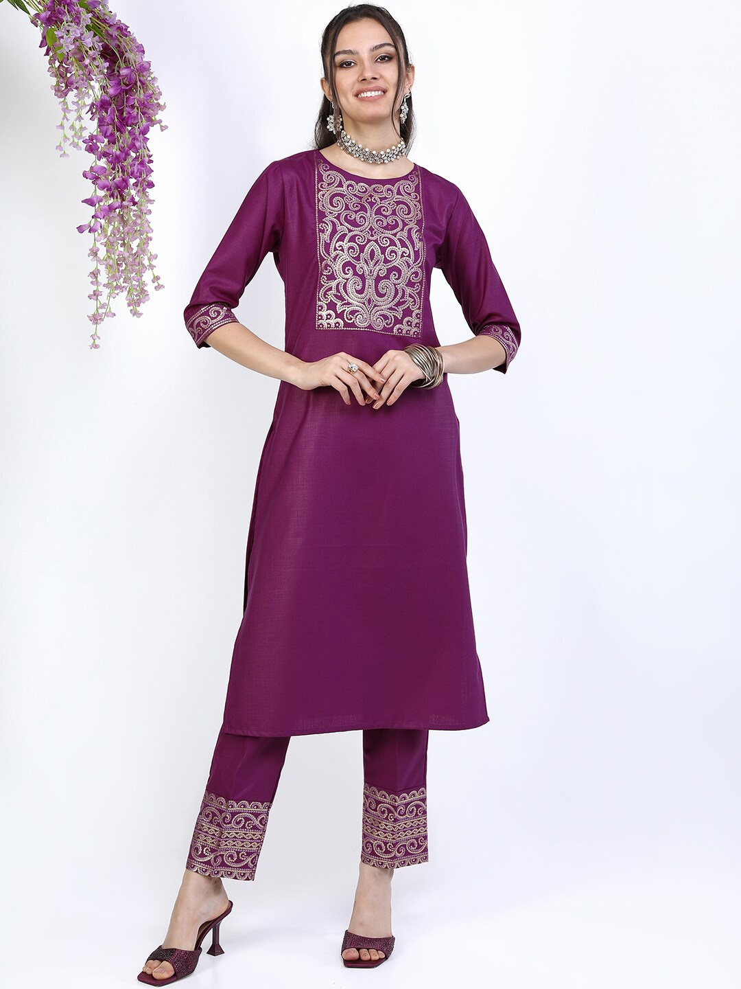

KETCH Women Magenta Ethnic Motifs Yoke Design Sequinned Kurta with Trousers