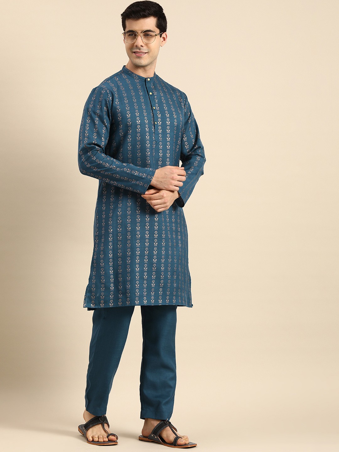 

Anouk Men Blue & Gold Floral Embroidered Kurta with Solid Trousers