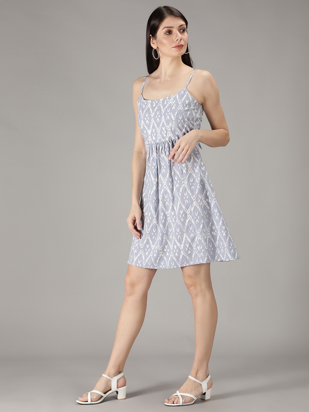 

Sajke Grey Abstract Printed Pleated Dress