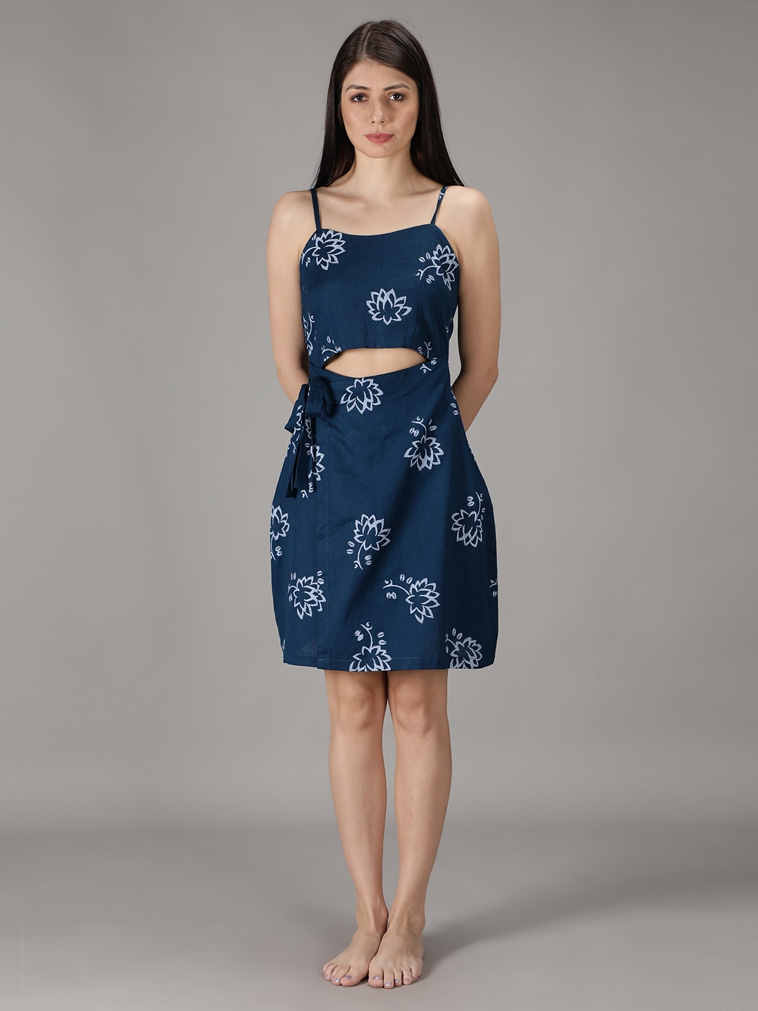 

Sajke Blue & White Floral A-Line Dress