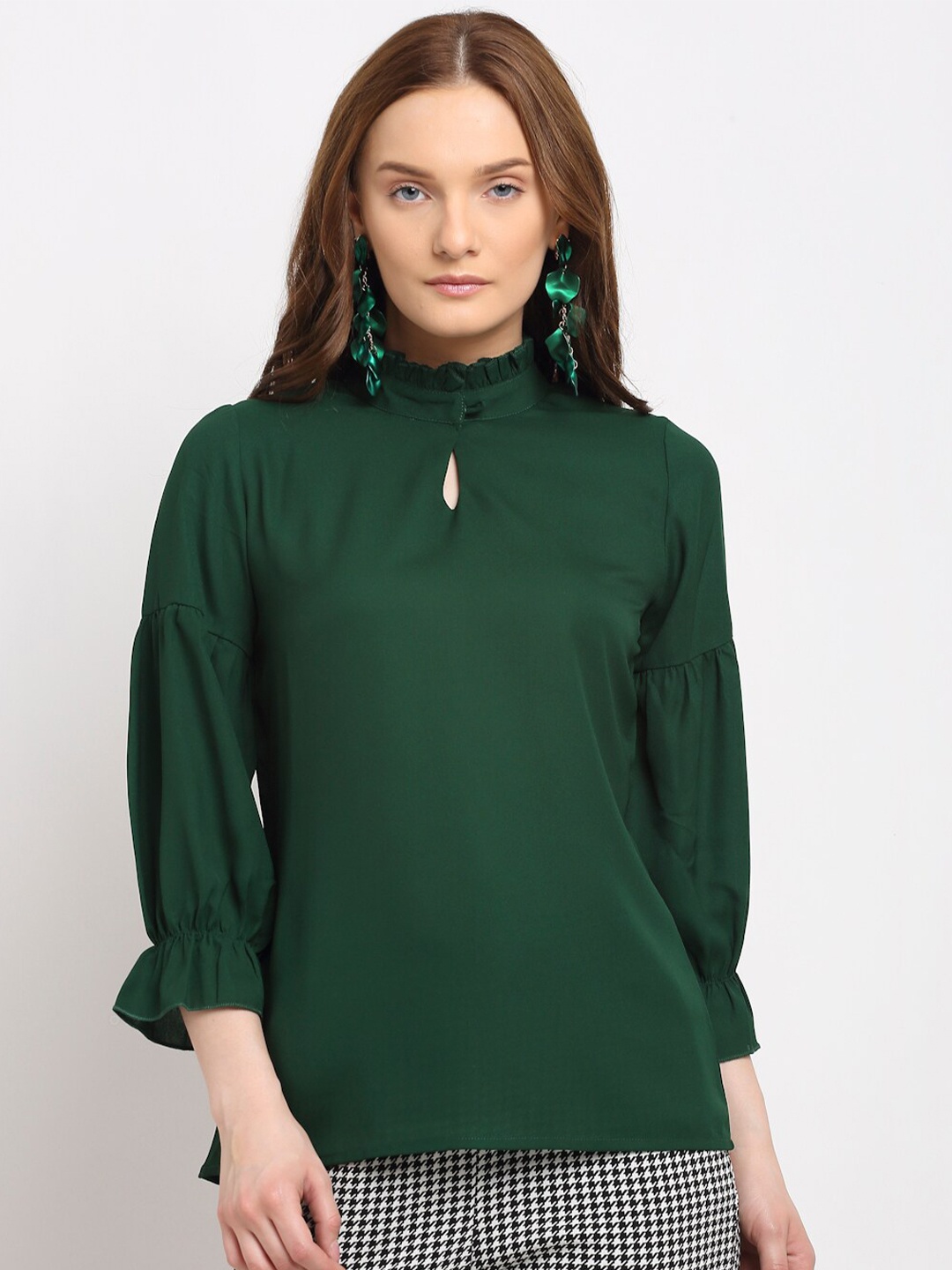 

La Zoire Green Keyhole Neck Georgette Top