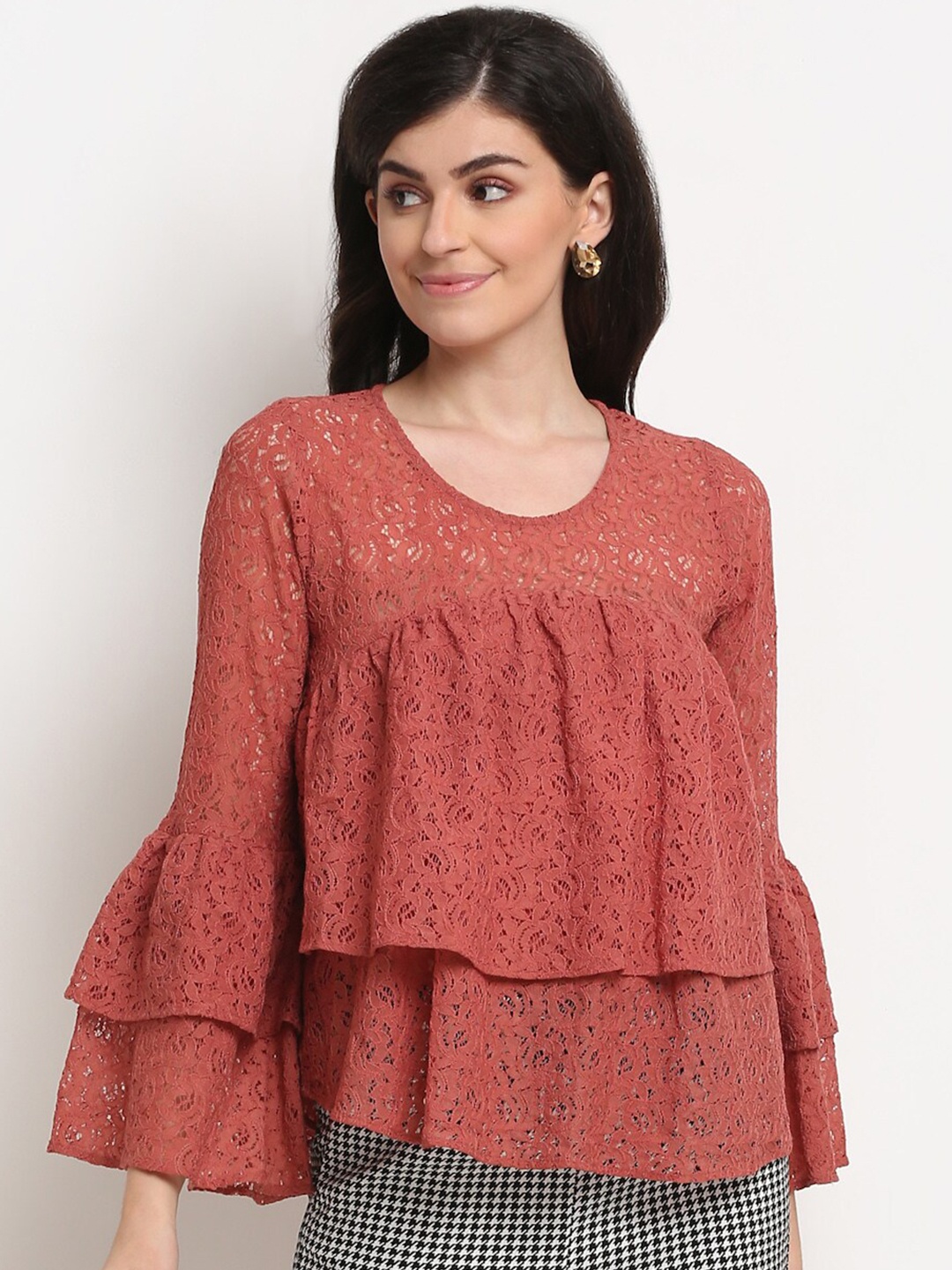 

La Zoire Pink Floral Lace Tiered Top