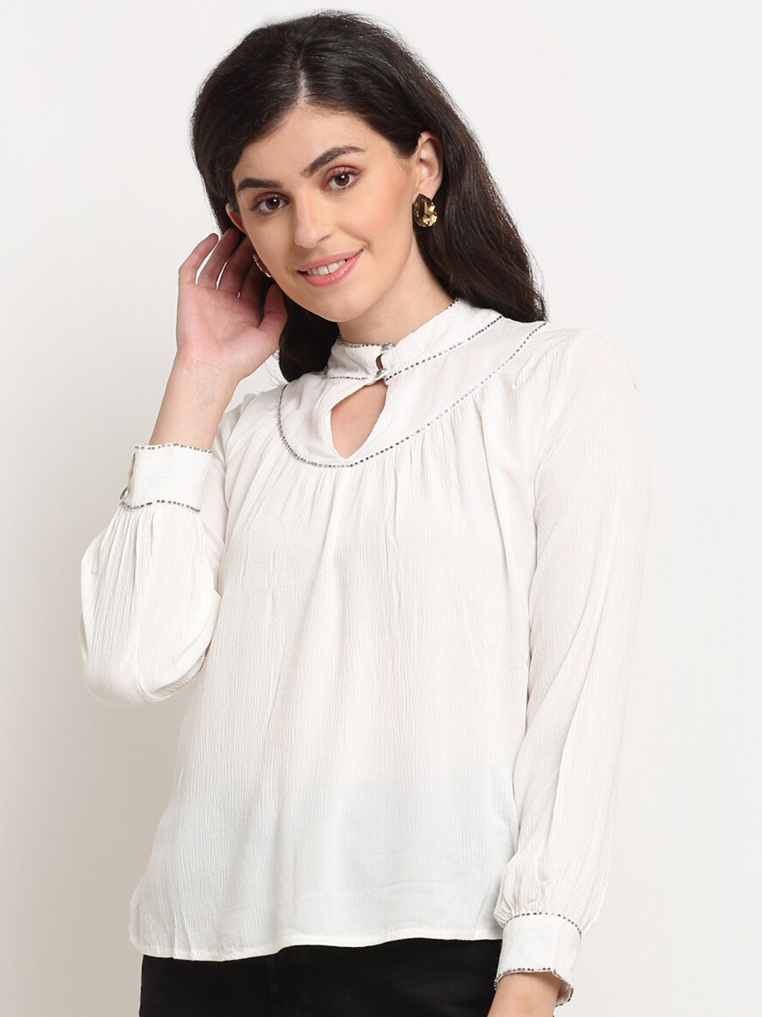 

La Zoire Women White Keyhole Neck Long Cuffed Sleeves Top