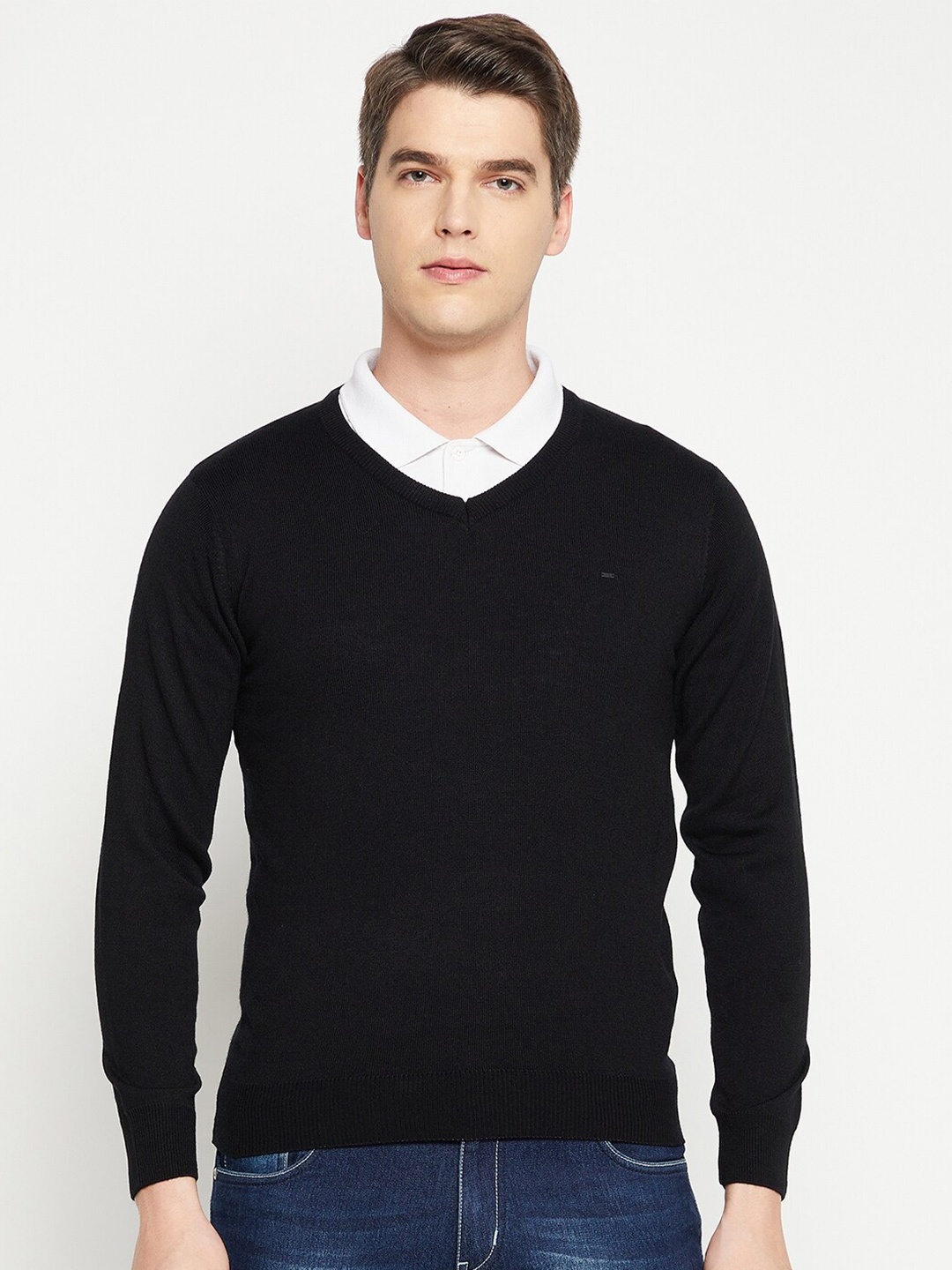 

Okane Men Black Solid V-Neck Pullover