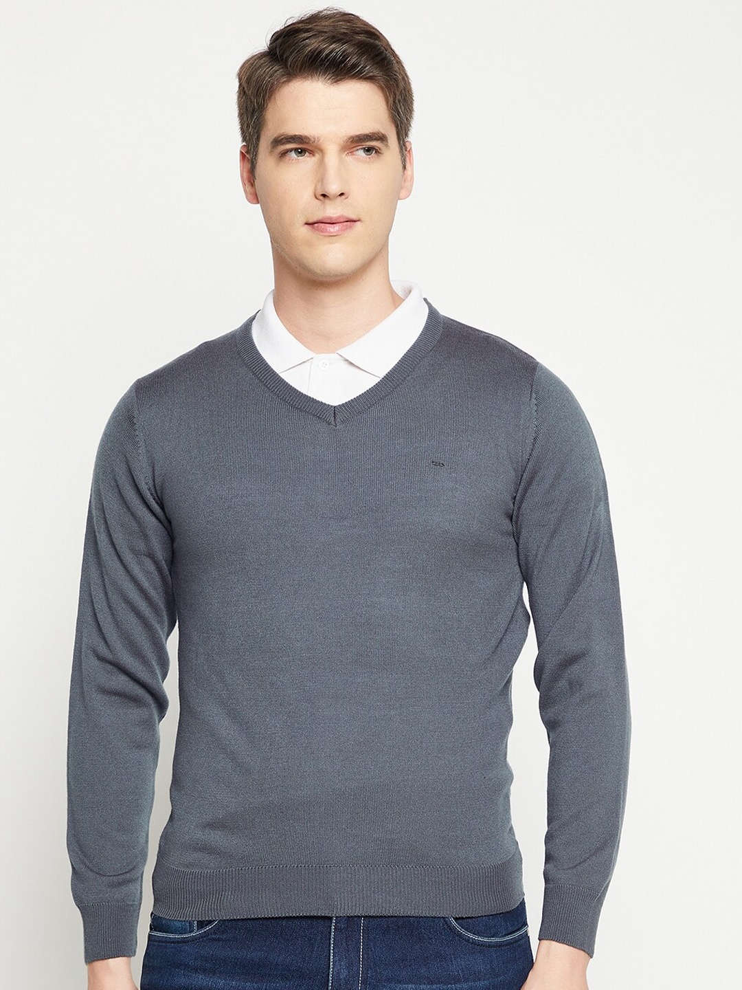 

Okane Men Grey Solid Pullover