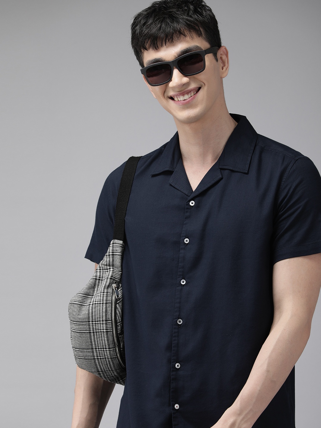 

THE BEAR HOUSE Men Navy Blue Slim Fit Cotton Casual Shirt