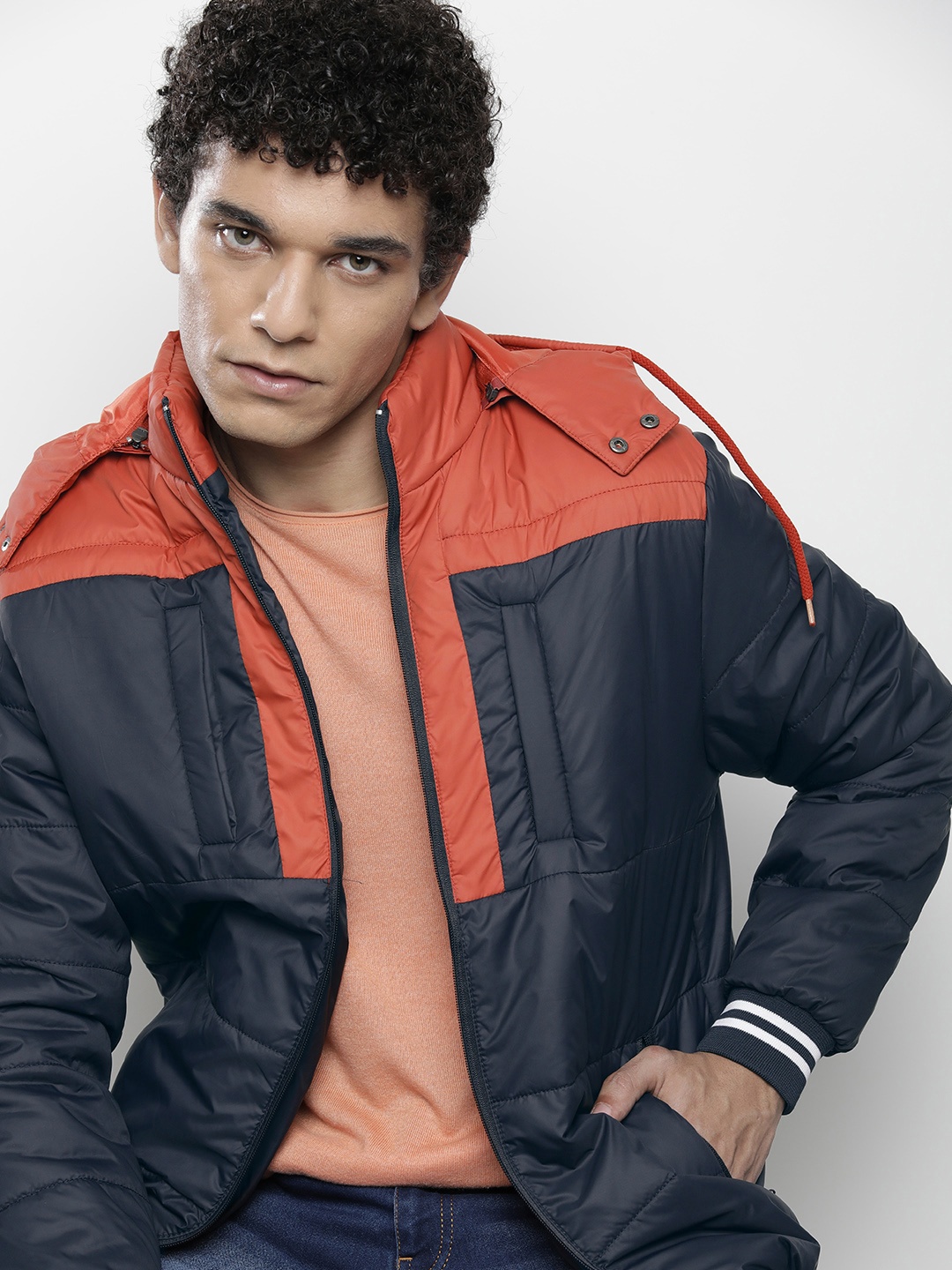 

The Indian Garage Co Men Colourblock Zip-Front Hooded Puffer Jacket, Navy blue