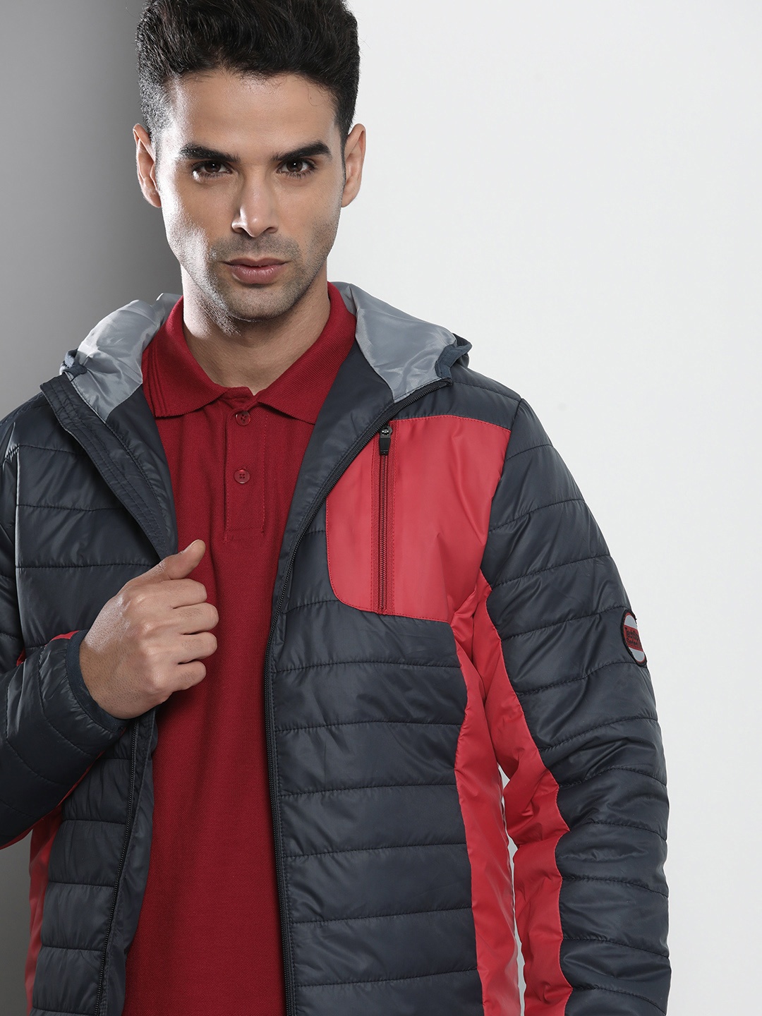 

The Indian Garage Co Men Colourblock Hooded Slim Fit Puffer Jacket, Navy blue