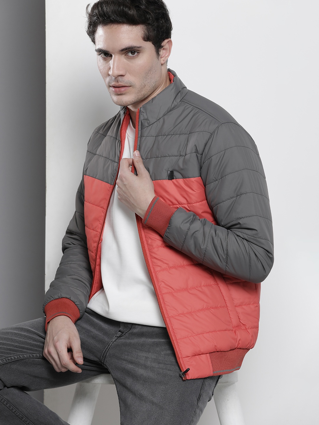 

The Indian Garage Co Men Colourblocked Puffer Jacket, Olive