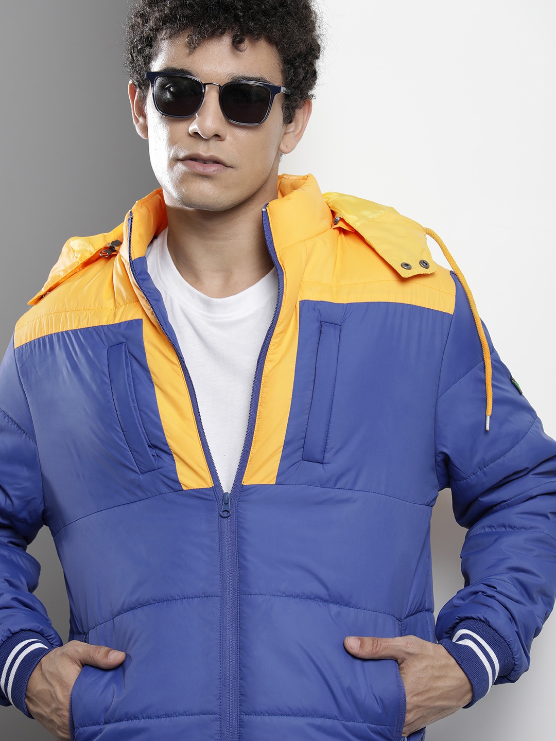 

The Indian Garage Co Men Colourblock Zip-Front Hooded Puffer Jacket, Blue