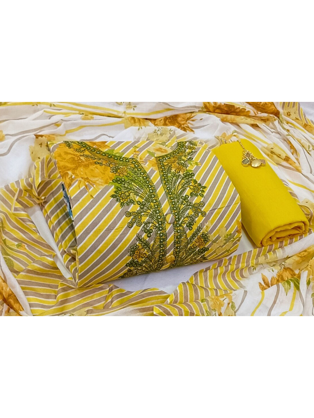 

SALWAR STUDIO Women Yellow & White Printed Pure Cotton Unstitched Dress Material