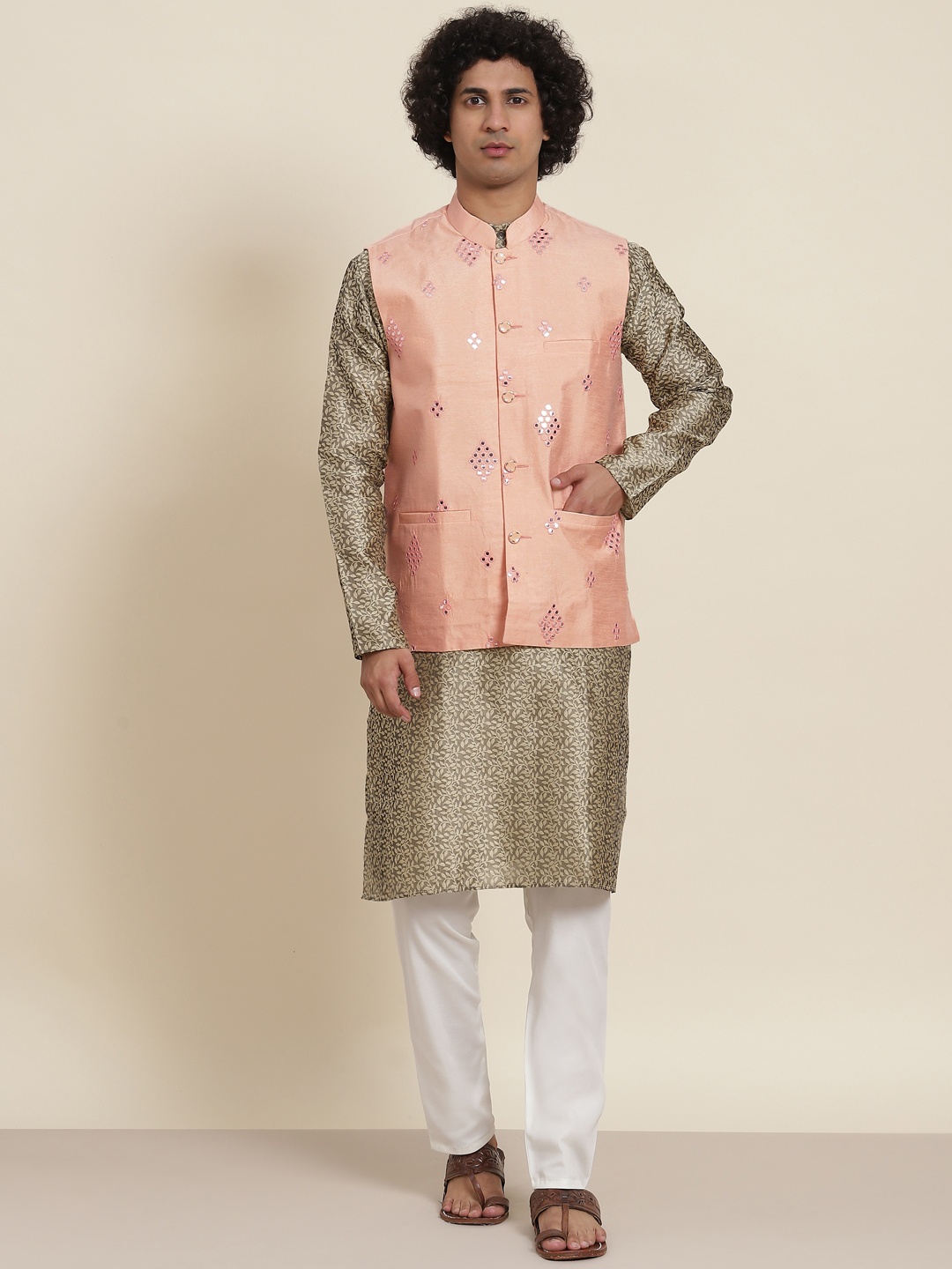 

SOJANYA Men Beige & Off-White Ethnic Motifs Mirror Work Kurta with Pyjamas & Nehru Jacket