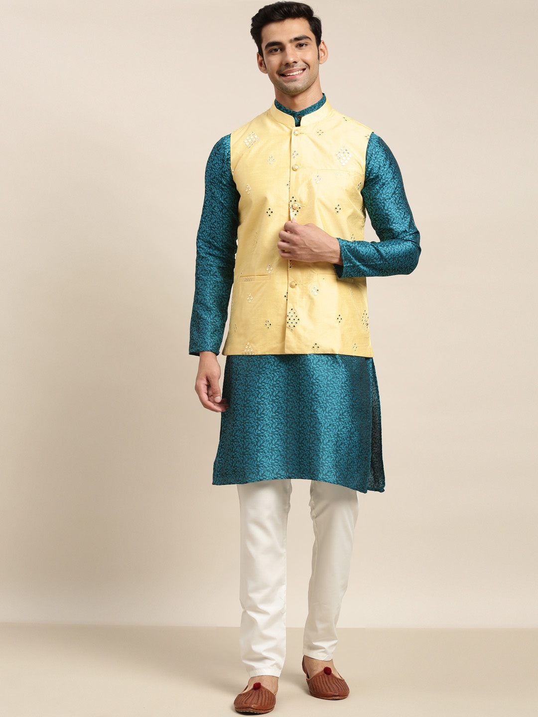 

SOJANYA Men Blue Ethnic Motifs Woven Design Kurta & Churidar Comes With a Nehru Jacket
