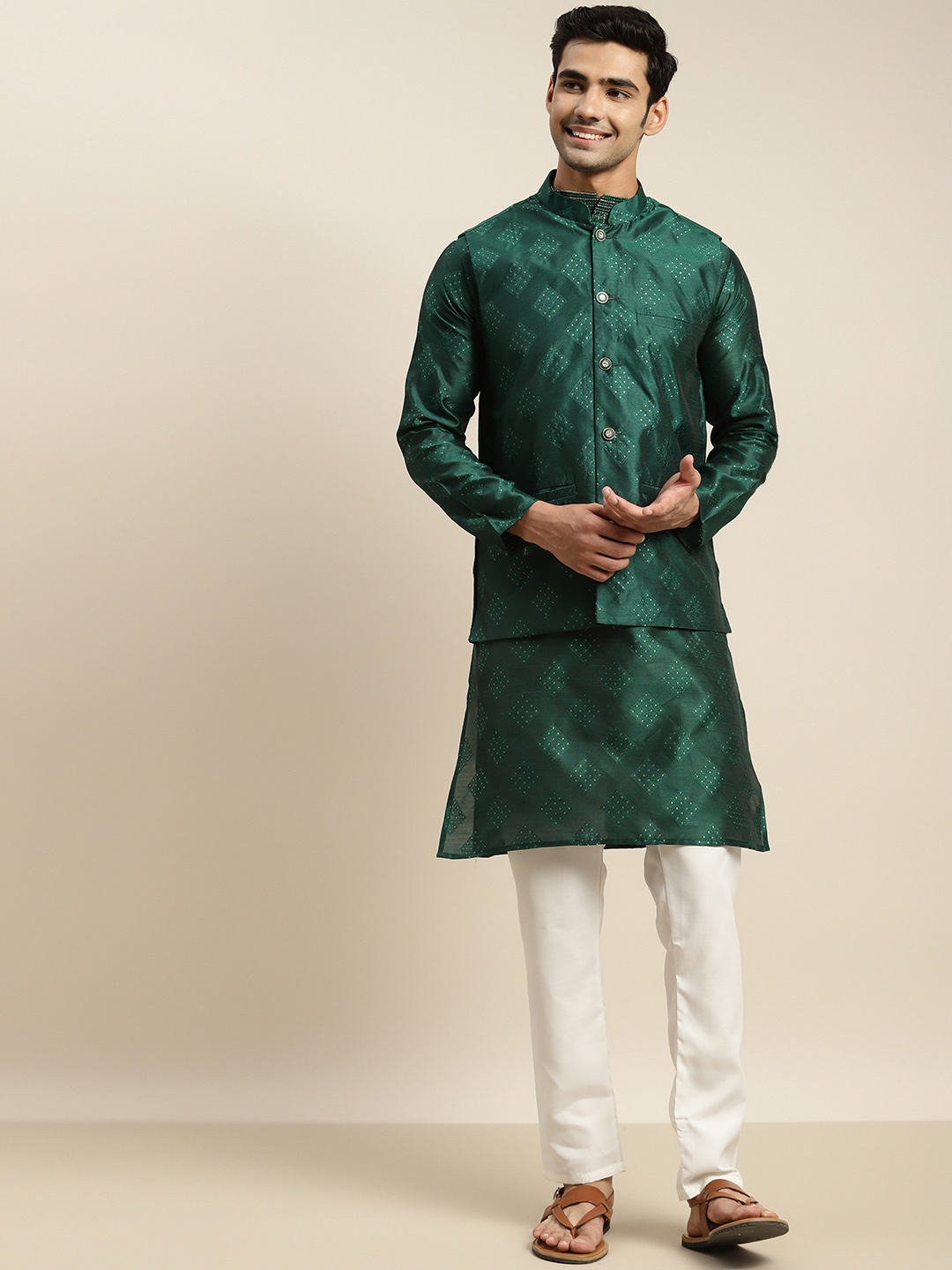 

SOJANYA Men Green Kurta with Churidar & Nehru Jacket