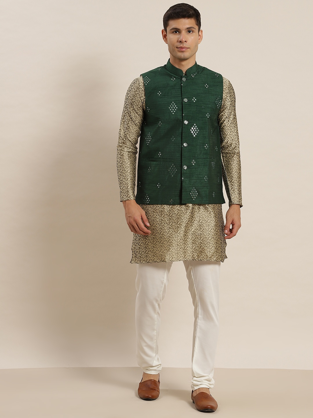 

SOJANYA Men Beige Woven Design Kurta with Churidar & Nehru Jacket