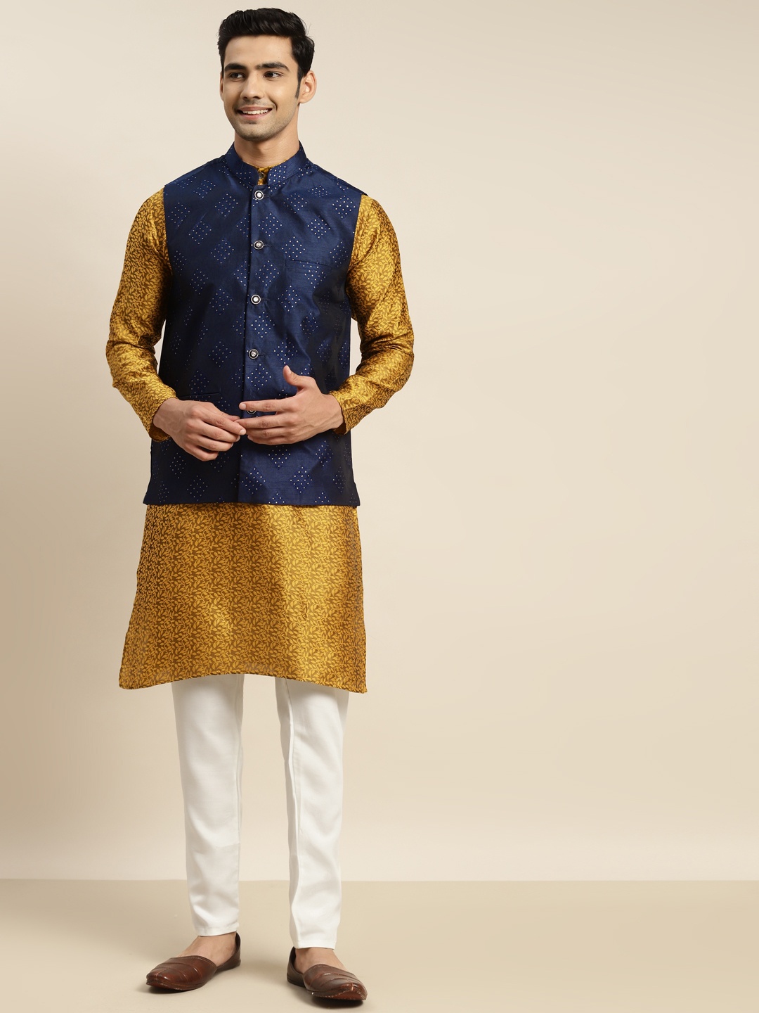 

SOJANYA Men Mustard Yellow Floral Kurta with Churidar & Nehru Jacket