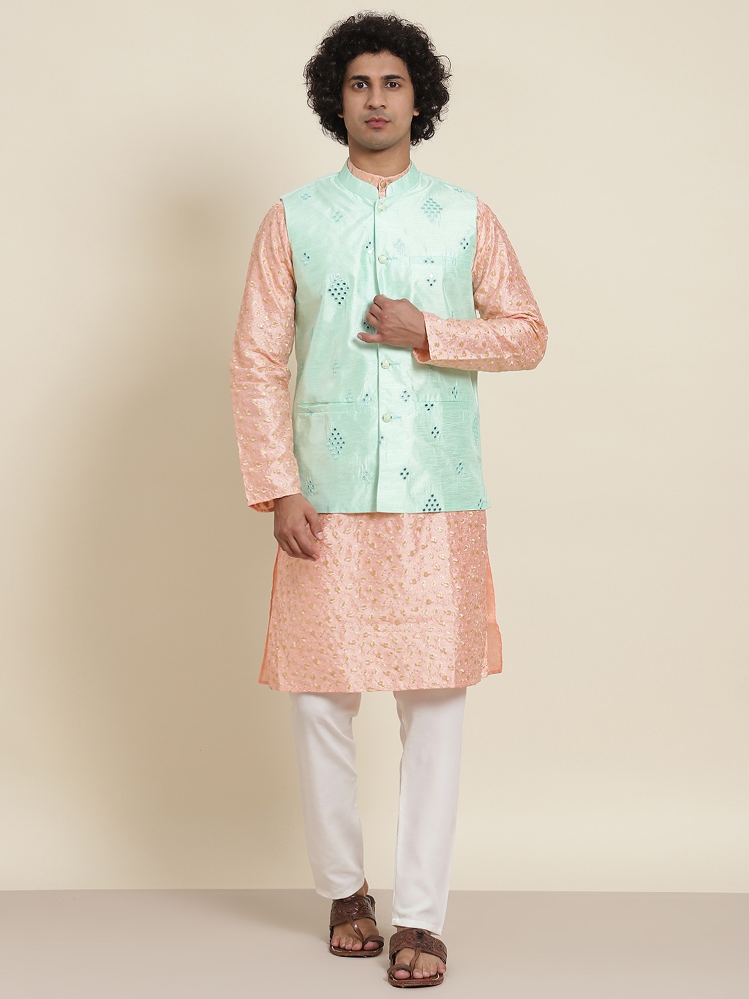 

SOJANYA Men Peach-Coloured Floral Embroidered Kurta with Churidar & Nehru Jacket