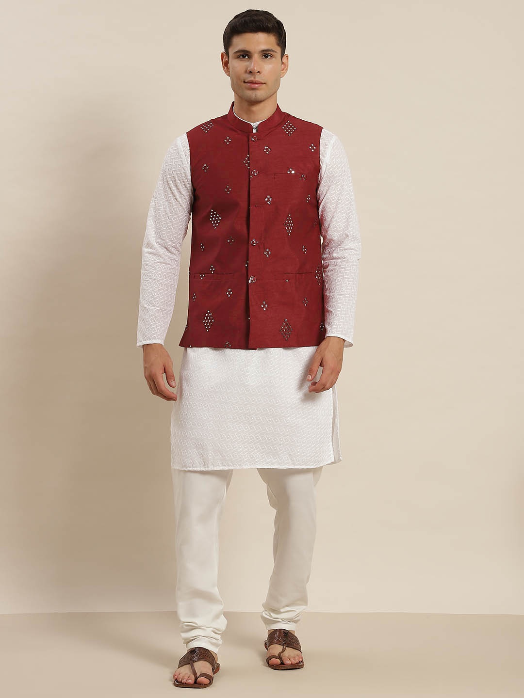 

SOJANYA Men White Embroidered Chikankari Pure Cotton Kurta with Churidar & Nehru Jacket