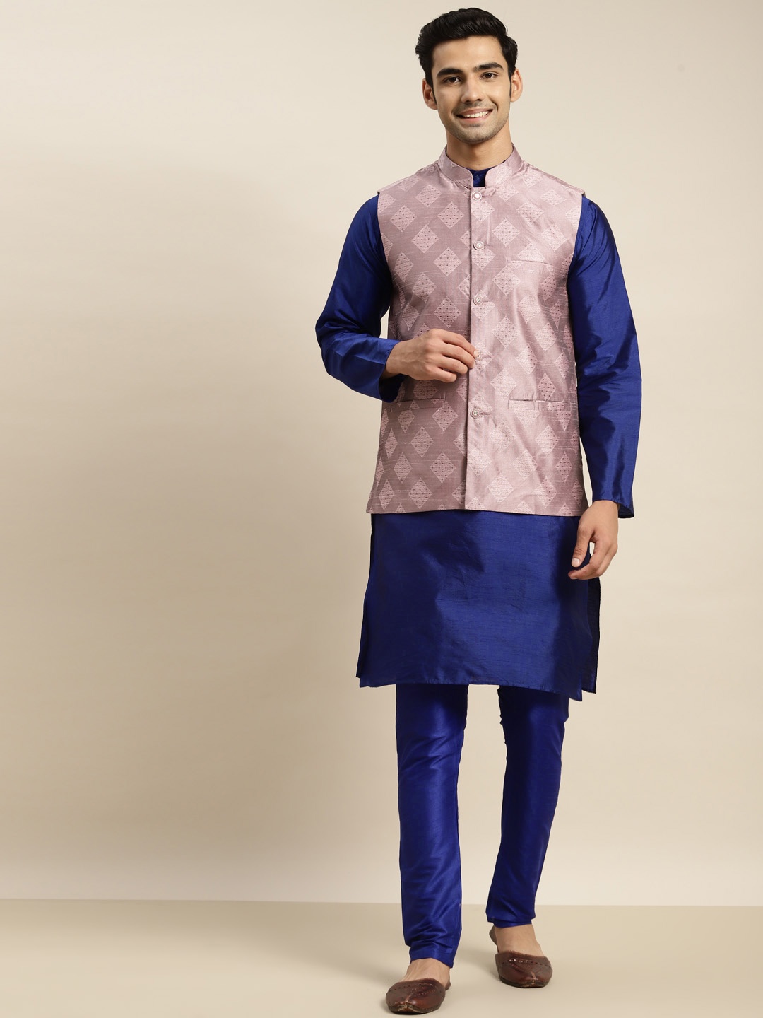 

SOJANYA Men Blue Kurta with Churidar & Nehru Jacket