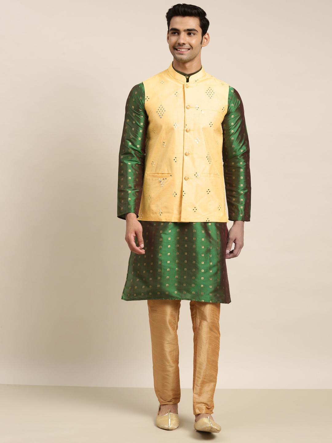 

SOJANYA Men Green Woven Design Kurta with Pyjama & Nehru Jacket