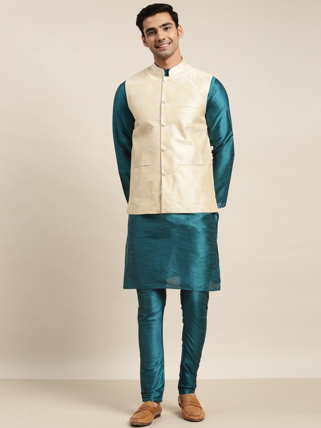 

SOJANYA Men Teal Green Kurta with Pyjama & Nehru Jacket