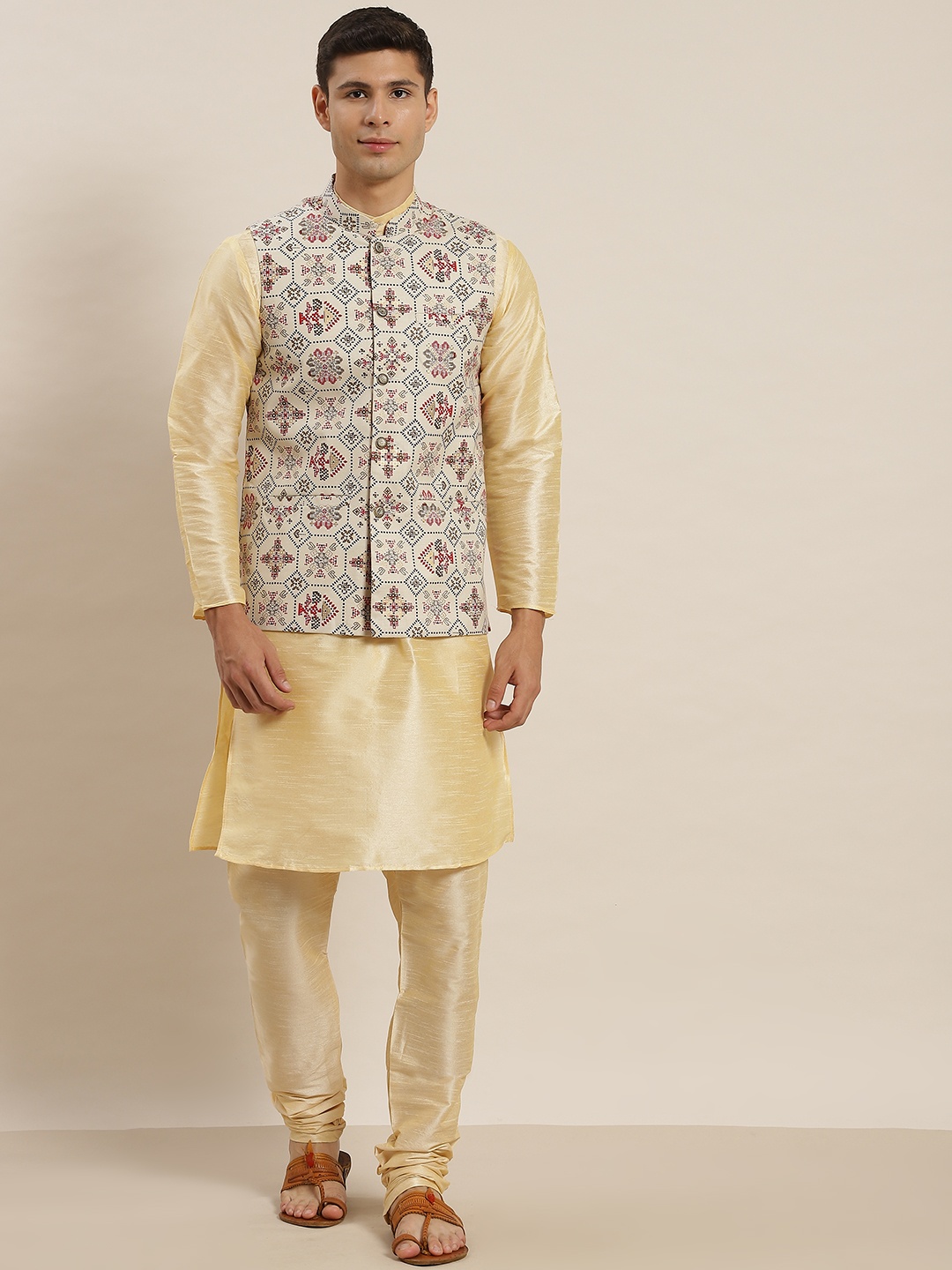 

SOJANYA Men Golden Kurta with Churidar & Nehru Jacket, Gold