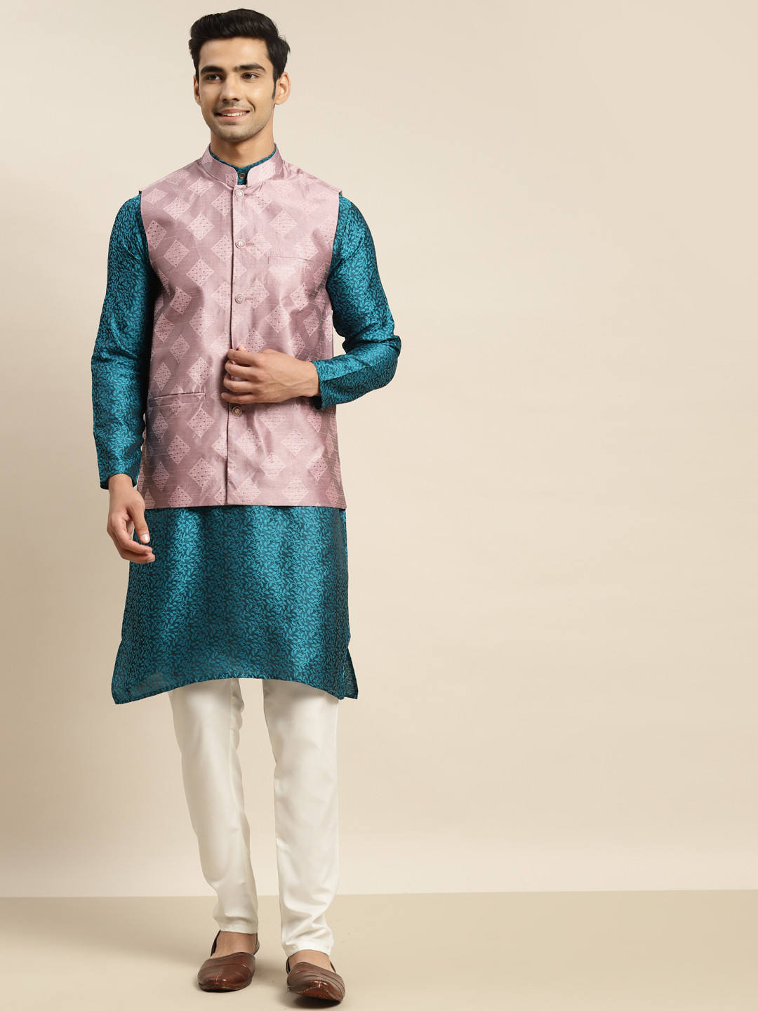 

SOJANYA Men Blue Floral Kurta with Churidar & Nehru Jacket