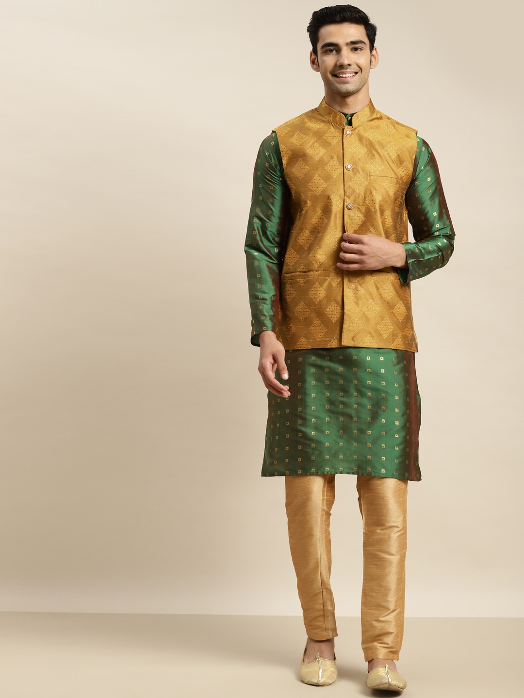 

SOJANYA Men Green Kurta with Churidar & Nehru Jacket