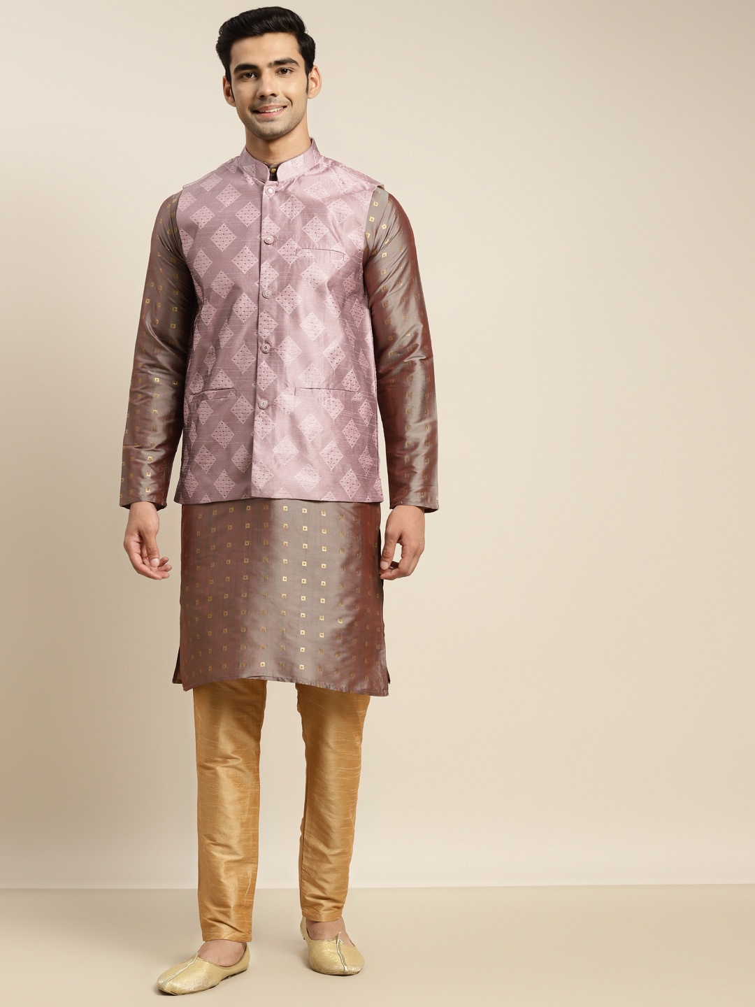 

SOJANYA Men Grey Kurta with Churidar & Nehru Jacket