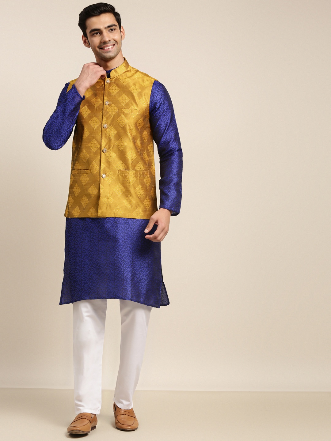 

SOJANYA Men Blue Woven Design Kurta with Pyjama & Nehru Jacket