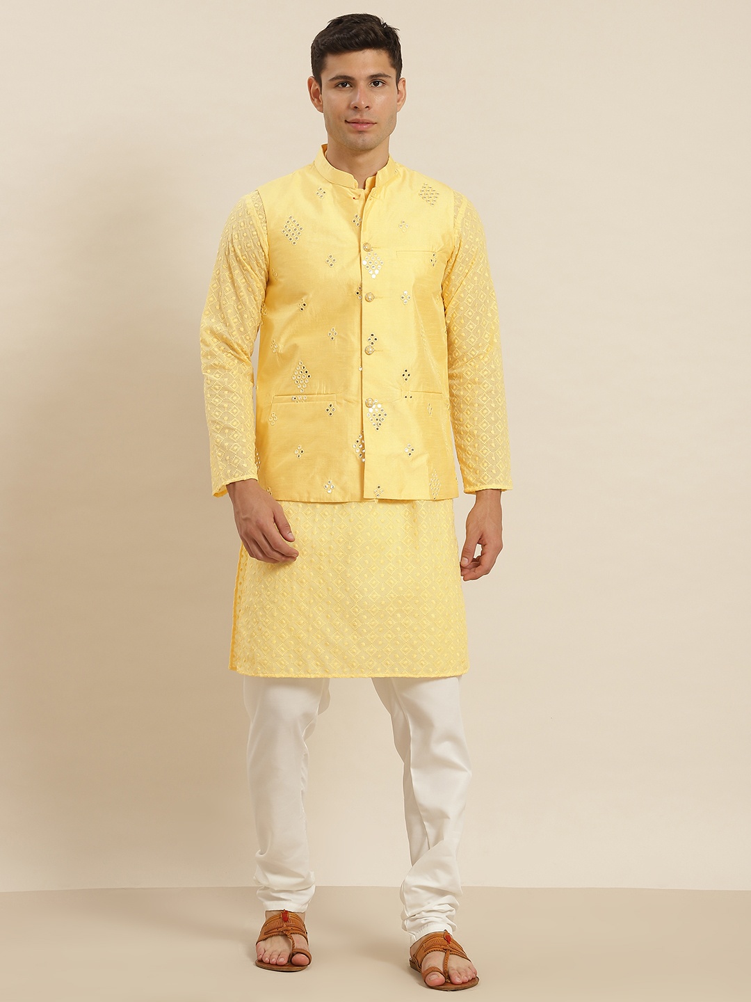 

SOJANYA Men Yellow Ethnic Motifs Embroidered Pure Cotton Kurta with Pyjamas & Nehru Jacket