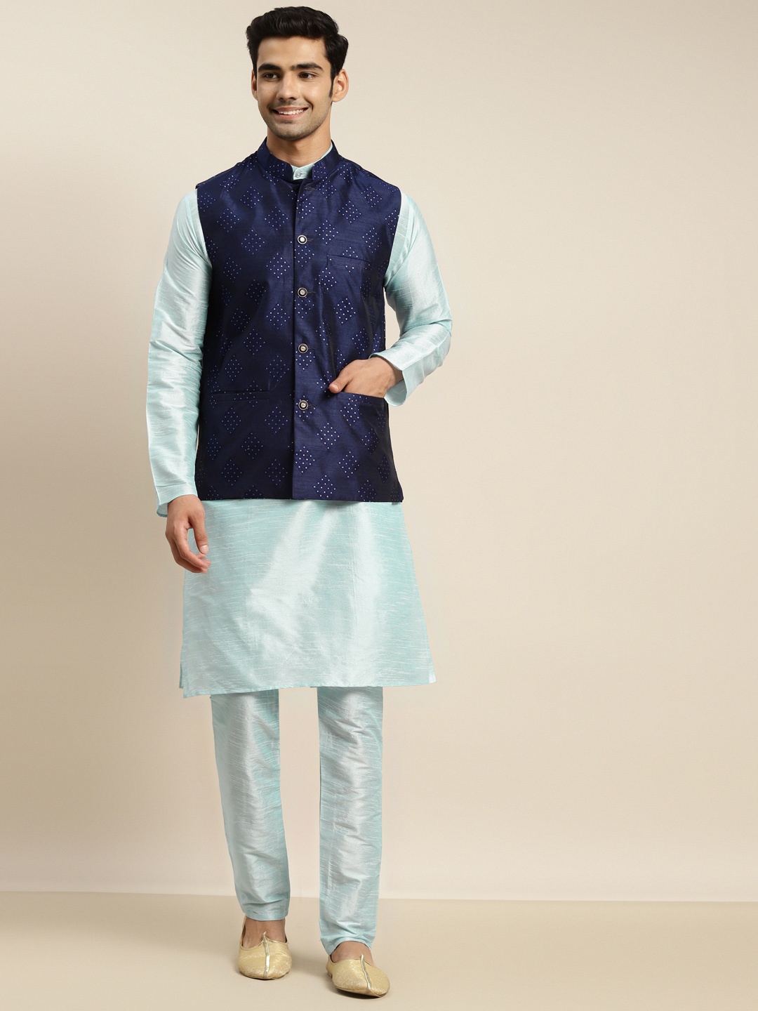

SOJANYA Men Blue Kurta with Churidar & Nehru Jacket