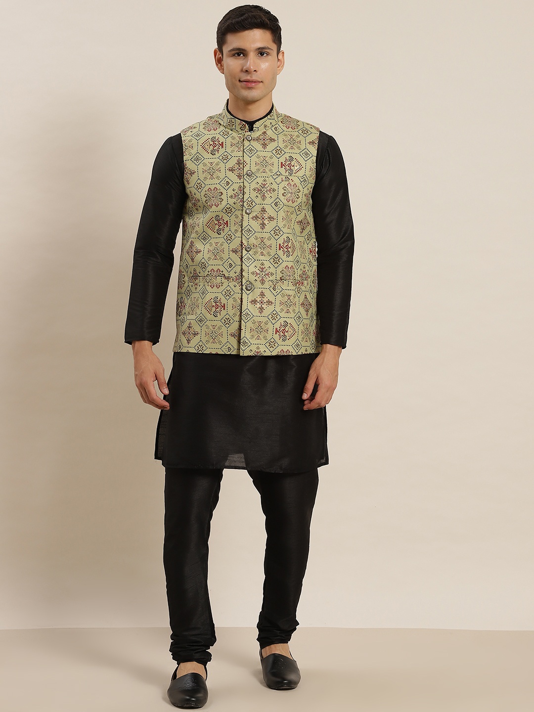 

SOJANYA Men Black Kurta with Churidar & Nehru Jacket