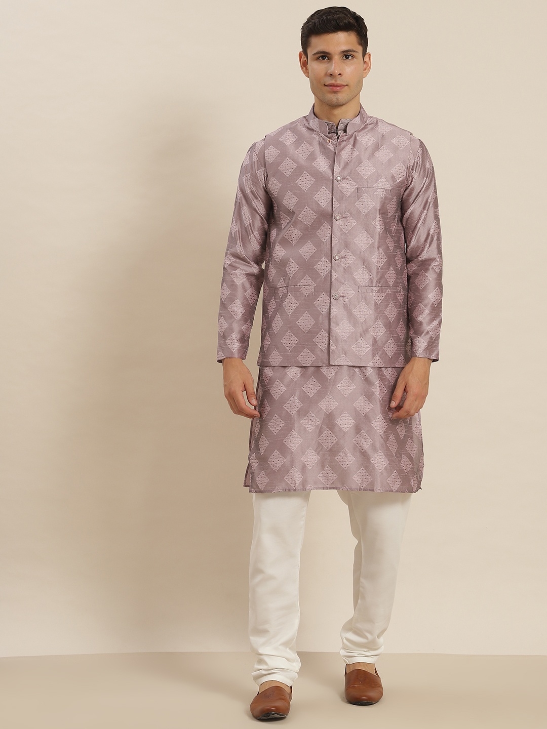 

SOJANYA Men Purple Ethnic Motifs Kurta with Churidar & Nehru Jacket