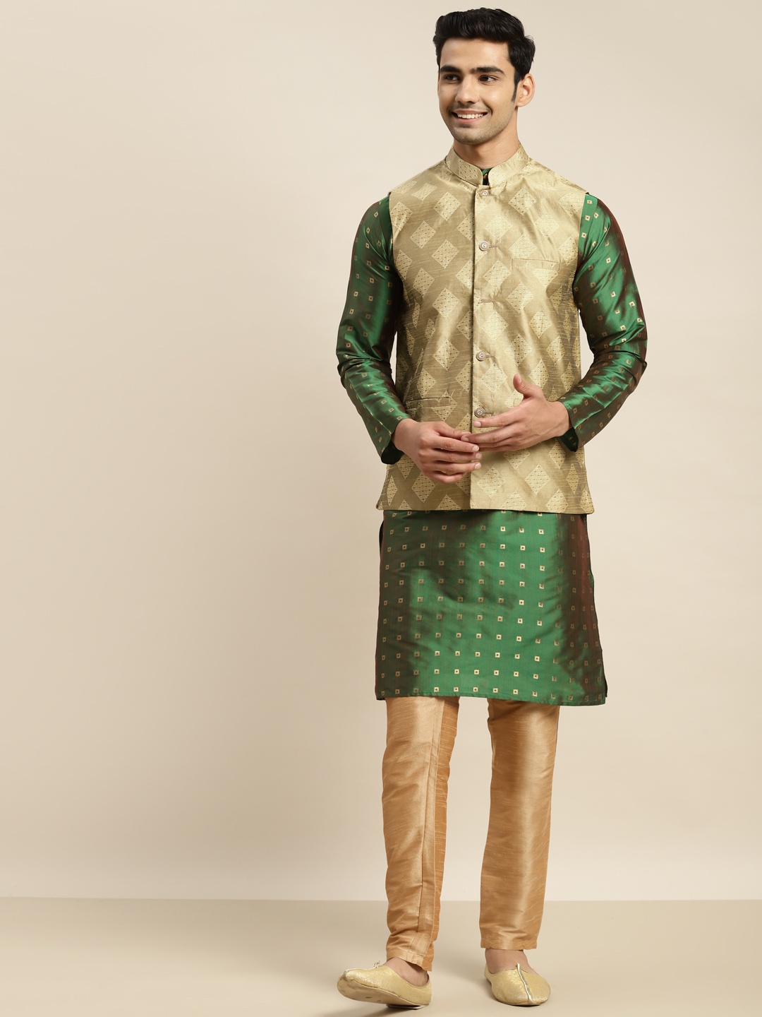 

SOJANYA Men Green Kurta with Churidar & Nehru Jacket