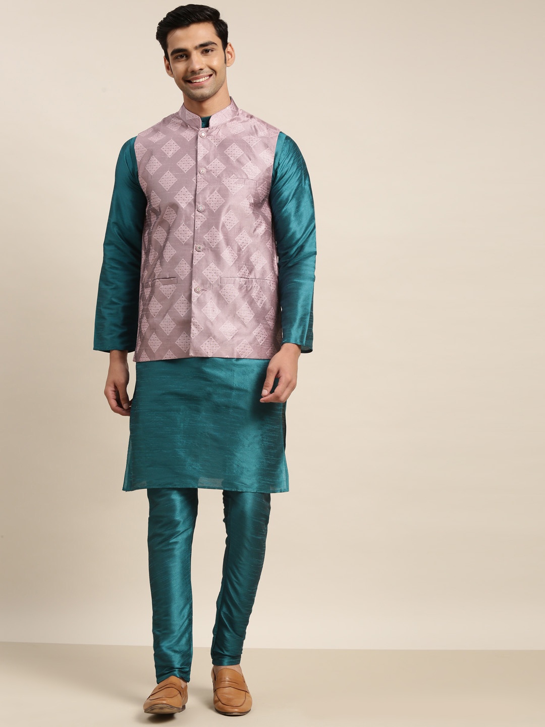 

SOJANYA Men Teal Kurta with Churidar & Nehru Jacket