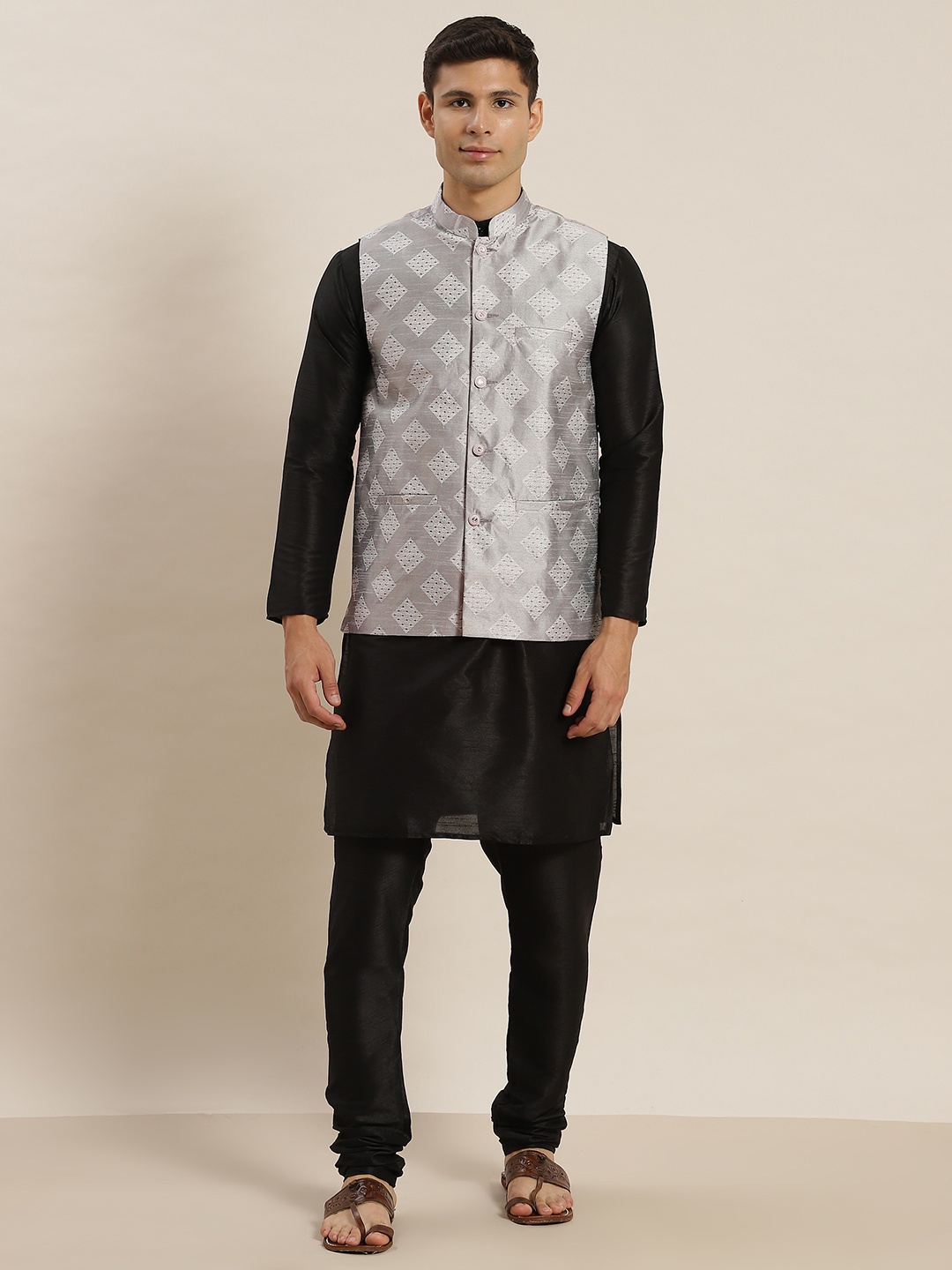 

SOJANYA Men Black Kurta with Churidar & Nehru Jacket