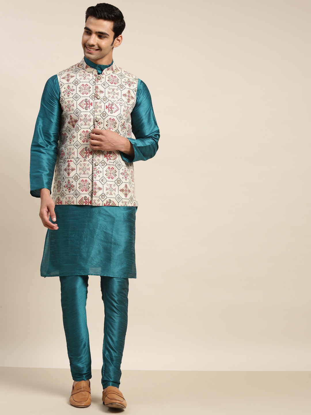 

SOJANYA Men Teal Green Kurta with Churidar & Nehru Jacket
